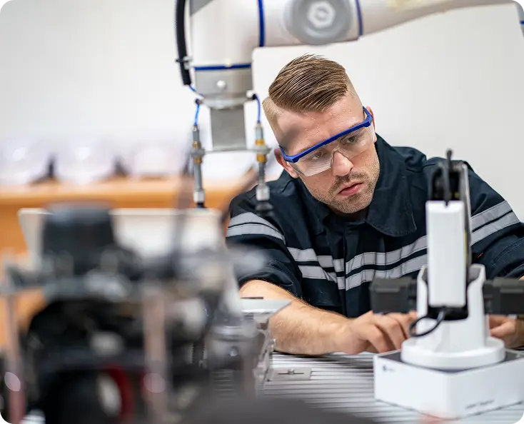 Automatyka przemysłowa i użytkowy internet rzeczy 
                    (IoT - Internet of Things): Czego się nauczysz dzięki tym studiom?